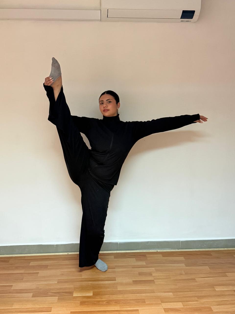Juliana dancing